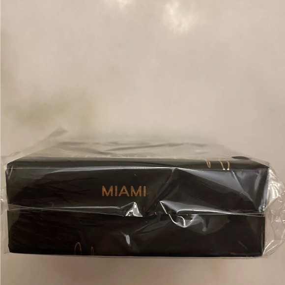 Lilly Lashes Faux Click Magnetic Lashes- Miami Black NIB🖤 - Picture 2 of 2